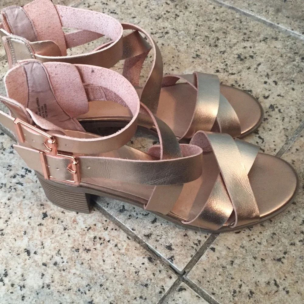 Material girl sandals - Picture 3 of 3
